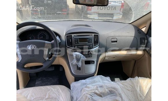 Comprar Importar Hyundai Accent Branco Carro em Import - Dubai em Bengo Province Comprar Importar Hyundai Accent Branco Carro em Import - Dubai em Bengo Province