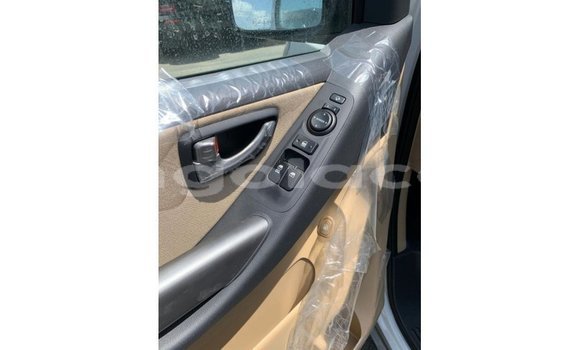 Comprar Importar Hyundai Accent Branco Carro em Import - Dubai em Bengo Province Comprar Importar Hyundai Accent Branco Carro em Import - Dubai em Bengo Province