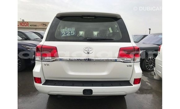 Comprar Importar Toyota Land Cruiser Branco Carro em Import - Dubai em Bengo Province Comprar Importar Toyota Land Cruiser Branco Carro em Import - Dubai em Bengo Province