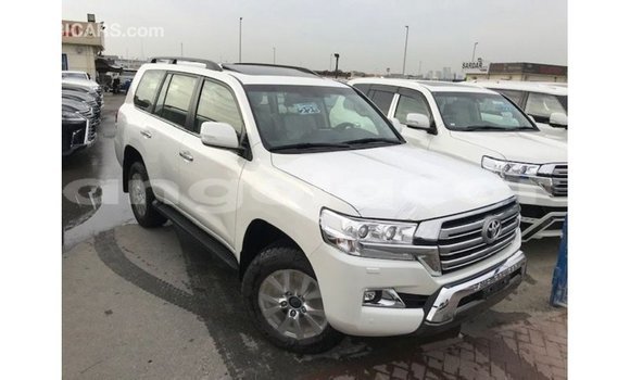 Comprar Importar Toyota Land Cruiser Branco Carro em Import - Dubai em Bengo Province Comprar Importar Toyota Land Cruiser Branco Carro em Import - Dubai em Bengo Province