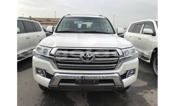 Comprar Importar Toyota Land Cruiser Branco Carro em Import - Dubai em Bengo Province Comprar Importar Toyota Land Cruiser Branco Carro em Import - Dubai em Bengo Province