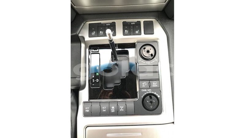 Big with watermark toyota land cruiser bengo province import dubai 7725