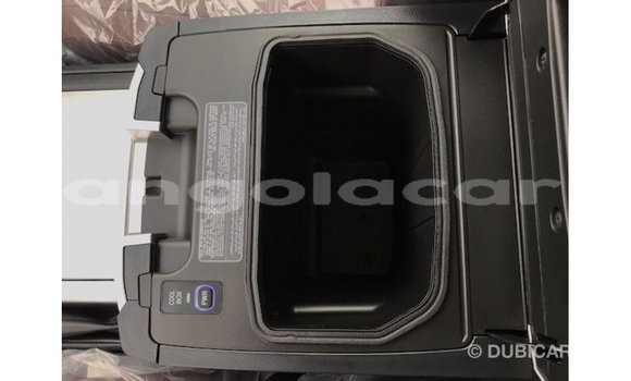Comprar Importar Toyota Land Cruiser Branco Carro em Import - Dubai em Bengo Province Comprar Importar Toyota Land Cruiser Branco Carro em Import - Dubai em Bengo Province