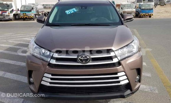 Comprar Importar Toyota Highlander Marrom Carro em Import - Dubai em Bengo Province Comprar Importar Toyota Highlander Marrom Carro em Import - Dubai em Bengo Province
