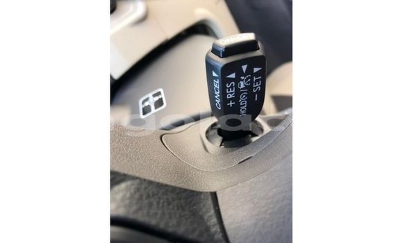 Comprar Importar Toyota Prado Branco Carro em Import - Dubai em Bengo Province Comprar Importar Toyota Prado Branco Carro em Import - Dubai em Bengo Province