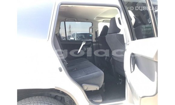 Comprar Importar Toyota Prado Branco Carro em Import - Dubai em Bengo Province Comprar Importar Toyota Prado Branco Carro em Import - Dubai em Bengo Province