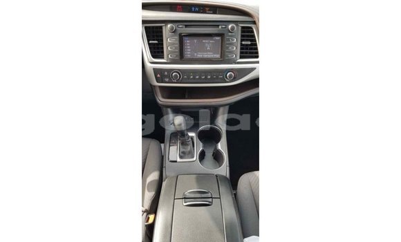 Comprar Importar Toyota Highlander Marrom Carro em Import - Dubai em Bengo Province Comprar Importar Toyota Highlander Marrom Carro em Import - Dubai em Bengo Province