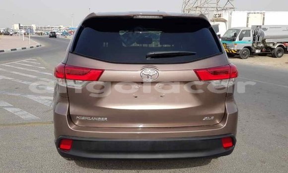 Comprar Importar Toyota Highlander Marrom Carro em Import - Dubai em Bengo Province Comprar Importar Toyota Highlander Marrom Carro em Import - Dubai em Bengo Province