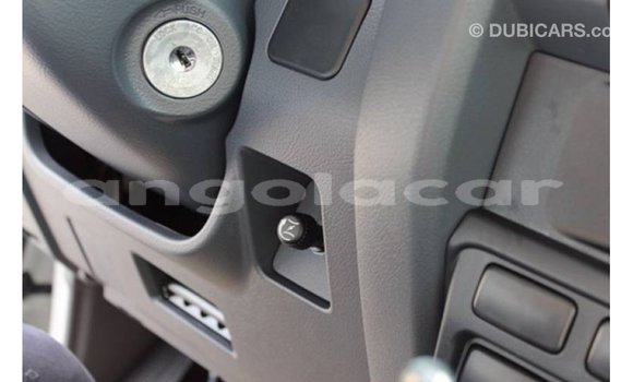 Comprar Importar Toyota Land Cruiser Branco Carro em Import - Dubai em Bengo Province Comprar Importar Toyota Land Cruiser Branco Carro em Import - Dubai em Bengo Province