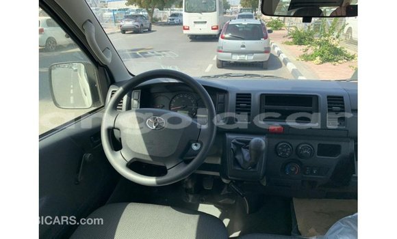Buy Import Toyota Hiace White Car in Import - Dubai in Bengo Province Buy Import Toyota Hiace White Car in Import - Dubai in Bengo Province