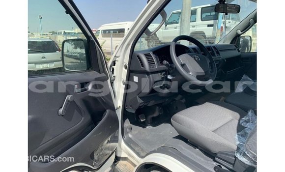 Buy Import Toyota Hiace White Car in Import - Dubai in Bengo Province Buy Import Toyota Hiace White Car in Import - Dubai in Bengo Province