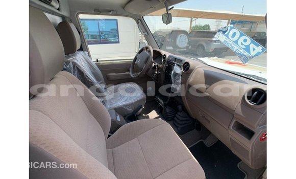 Buy Import Toyota Land Cruiser Beige Car in Import - Dubai in Bengo Province Buy Import Toyota Land Cruiser Beige Car in Import - Dubai in Bengo Province