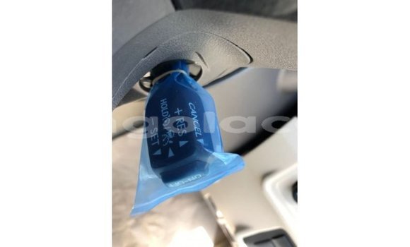 Comprar Importar Toyota Prado Branco Carro em Import - Dubai em Bengo Province Comprar Importar Toyota Prado Branco Carro em Import - Dubai em Bengo Province