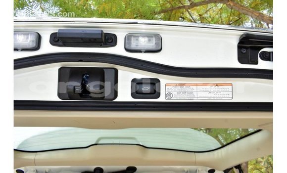 Buy Import Toyota Land Cruiser White Car in Import - Dubai in Bengo Province Buy Import Toyota Land Cruiser White Car in Import - Dubai in Bengo Province