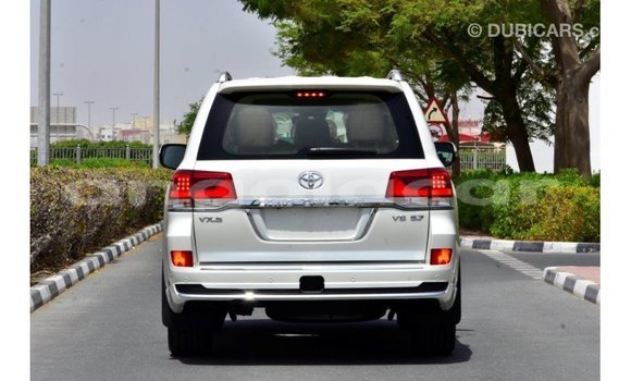 Buy Import Toyota Land Cruiser White Car in Import - Dubai in Bengo Province Buy Import Toyota Land Cruiser White Car in Import - Dubai in Bengo Province