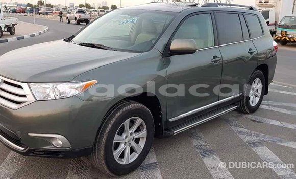 Buy Import Toyota Highlander Green Car in Import - Dubai in Bengo Province Buy Import Toyota Highlander Green Car in Import - Dubai in Bengo Province