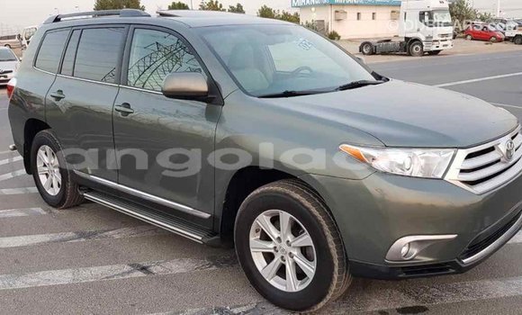 Buy Import Toyota Highlander Green Car in Import - Dubai in Bengo Province Buy Import Toyota Highlander Green Car in Import - Dubai in Bengo Province