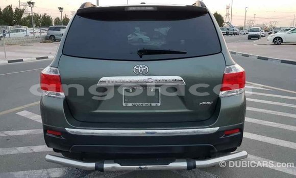 Buy Import Toyota Highlander Green Car in Import - Dubai in Bengo Province Buy Import Toyota Highlander Green Car in Import - Dubai in Bengo Province