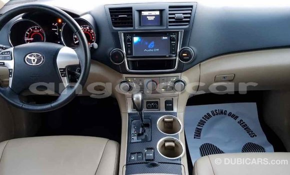Buy Import Toyota Highlander Green Car in Import - Dubai in Bengo Province Buy Import Toyota Highlander Green Car in Import - Dubai in Bengo Province