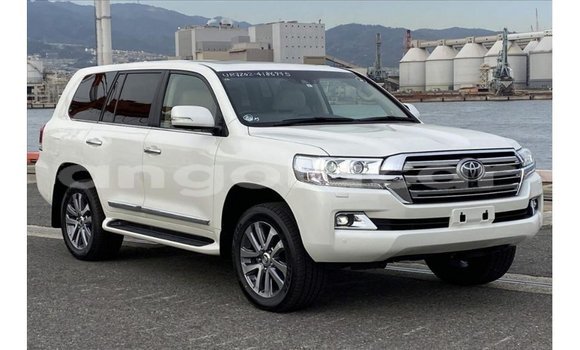 Comprar Importar Toyota Land Cruiser Branco Carro em Import - Dubai em Bengo Province Comprar Importar Toyota Land Cruiser Branco Carro em Import - Dubai em Bengo Province