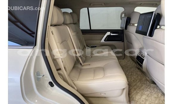 Comprar Importar Toyota Land Cruiser Branco Carro em Import - Dubai em Bengo Province Comprar Importar Toyota Land Cruiser Branco Carro em Import - Dubai em Bengo Province