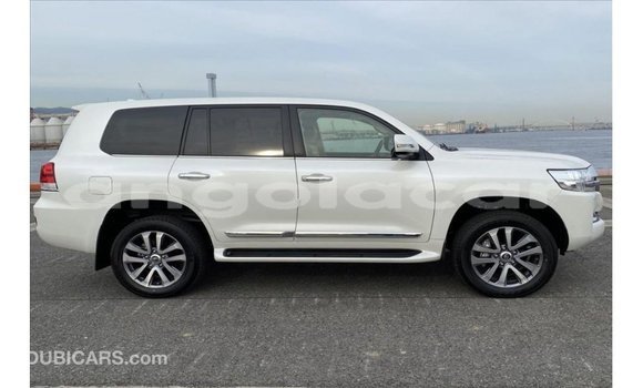 Comprar Importar Toyota Land Cruiser Branco Carro em Import - Dubai em Bengo Province Comprar Importar Toyota Land Cruiser Branco Carro em Import - Dubai em Bengo Province