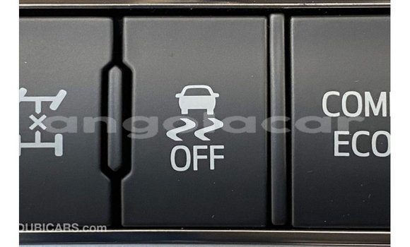 Comprar Importar Toyota Land Cruiser Branco Carro em Import - Dubai em Bengo Province Comprar Importar Toyota Land Cruiser Branco Carro em Import - Dubai em Bengo Province