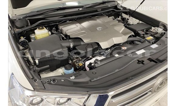 Comprar Importar Toyota Land Cruiser Branco Carro em Import - Dubai em Bengo Province Comprar Importar Toyota Land Cruiser Branco Carro em Import - Dubai em Bengo Province