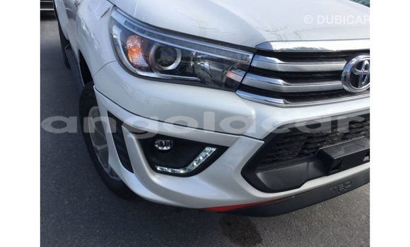 Comprar Importar Toyota Hilux Branco Carro em Import - Dubai em Bengo Province Comprar Importar Toyota Hilux Branco Carro em Import - Dubai em Bengo Province