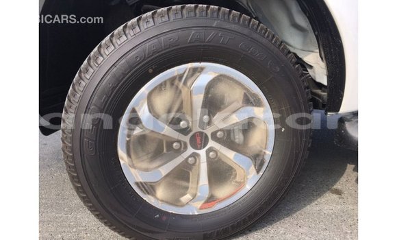 Comprar Importar Toyota Hilux Branco Carro em Import - Dubai em Bengo Province Comprar Importar Toyota Hilux Branco Carro em Import - Dubai em Bengo Province
