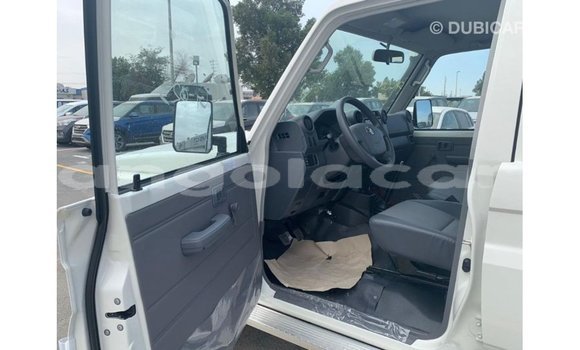 Buy Import Toyota Land Cruiser White Car in Import - Dubai in Bengo Province Buy Import Toyota Land Cruiser White Car in Import - Dubai in Bengo Province