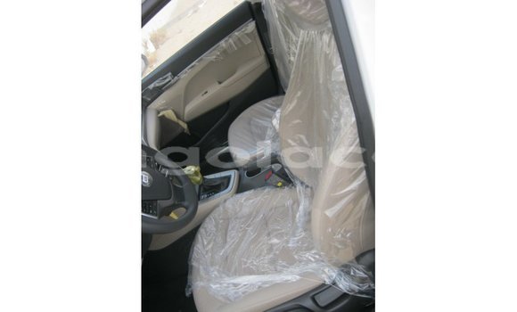 Comprar Importar Hyundai Elantra Branco Carro em Import - Dubai em Bengo Province Comprar Importar Hyundai Elantra Branco Carro em Import - Dubai em Bengo Province