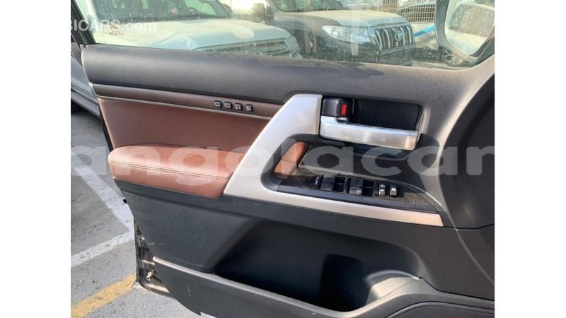 Big with watermark toyota land cruiser bengo province import dubai 7797