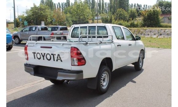 Acheter Import Voiture Toyota Hilux Blanc à Import - Dubai, Province de Bengo Acheter Import Voiture Toyota Hilux Blanc à Import - Dubai, Province de Bengo