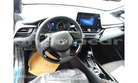 Comprar Importar Toyota C-HR Outro Carro em Import - Dubai em Bengo Province Comprar Importar Toyota C-HR Outro Carro em Import - Dubai em Bengo Province