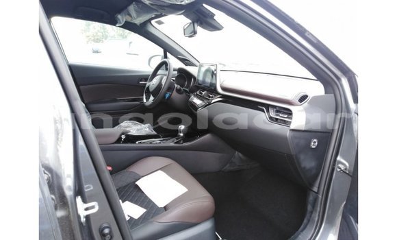 Comprar Importar Toyota C-HR Outro Carro em Import - Dubai em Bengo Province Comprar Importar Toyota C-HR Outro Carro em Import - Dubai em Bengo Province