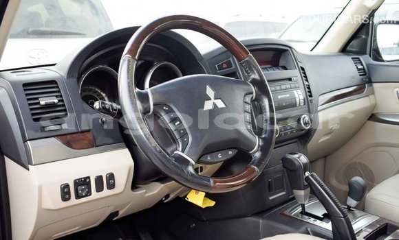 Comprar Importar Mitsubishi Pajero Preto Carro em Import - Dubai em Bengo Province Comprar Importar Mitsubishi Pajero Preto Carro em Import - Dubai em Bengo Province