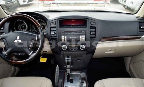 Comprar Importar Mitsubishi Pajero Preto Carro em Import - Dubai em Bengo Province Comprar Importar Mitsubishi Pajero Preto Carro em Import - Dubai em Bengo Province