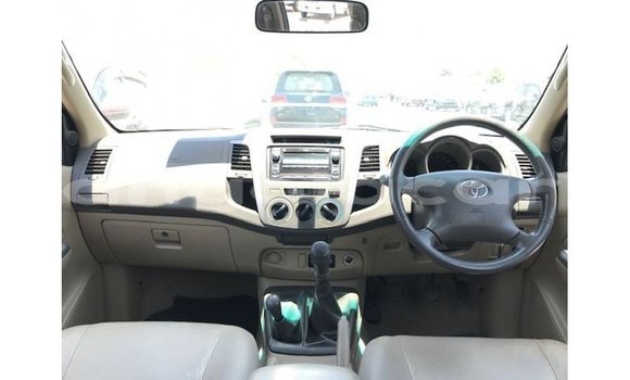 Buy Import Toyota Hilux Other Car in Import - Dubai in Bengo Province Buy Import Toyota Hilux Other Car in Import - Dubai in Bengo Province
