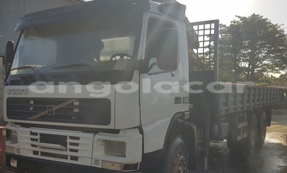 Acheter Occasion Utilitaire Volvo F4 Blanc à Luanda, Province de Luanda