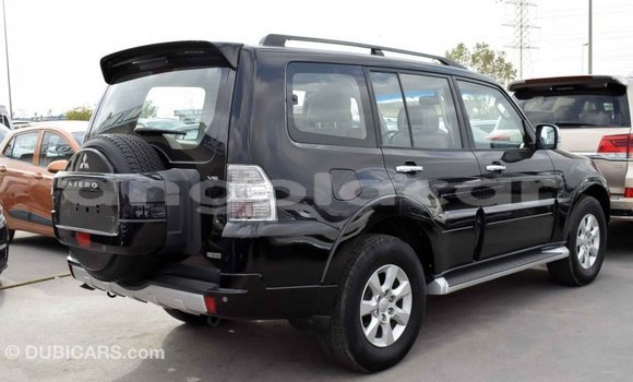 Comprar Importar Mitsubishi Pajero Preto Carro em Import - Dubai em Bengo Province Comprar Importar Mitsubishi Pajero Preto Carro em Import - Dubai em Bengo Province