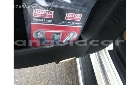 Buy Import Toyota 4Runner White Car in Import - Dubai in Bengo Province Buy Import Toyota 4Runner White Car in Import - Dubai in Bengo Province