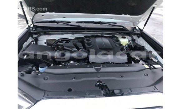 Buy Import Toyota 4Runner White Car in Import - Dubai in Bengo Province Buy Import Toyota 4Runner White Car in Import - Dubai in Bengo Province