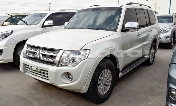 Buy Import Mitsubishi Pajero White Car in Import - Dubai in Bengo Province Buy Import Mitsubishi Pajero White Car in Import - Dubai in Bengo Province