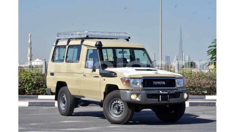 Big with watermark toyota land cruiser bengo province import dubai 7841