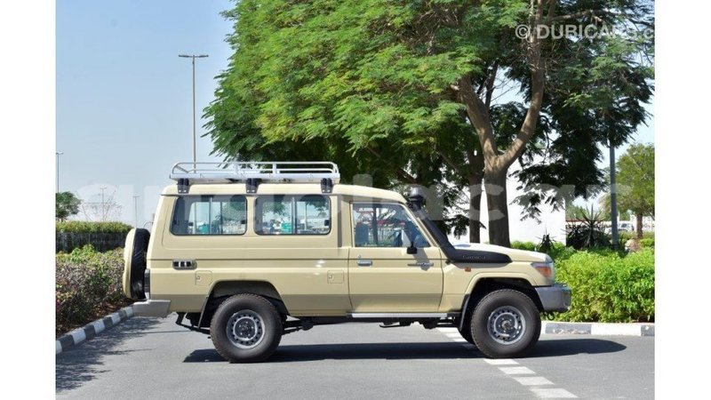 Big with watermark toyota land cruiser bengo province import dubai 7841