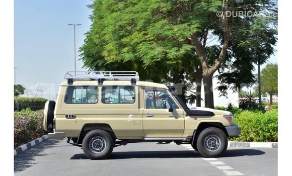 Buy Import Toyota Land Cruiser Beige Car in Import - Dubai in Bengo Province Buy Import Toyota Land Cruiser Beige Car in Import - Dubai in Bengo Province