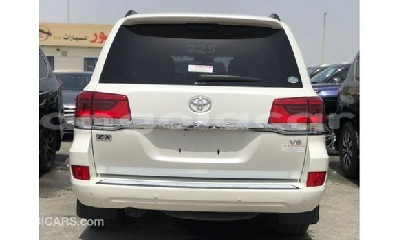 Comprar Importar Toyota Land Cruiser Branco Carro em Import - Dubai em Bengo Province Comprar Importar Toyota Land Cruiser Branco Carro em Import - Dubai em Bengo Province