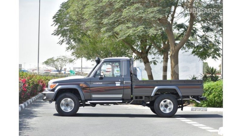 Big with watermark toyota land cruiser bengo province import dubai 7848
