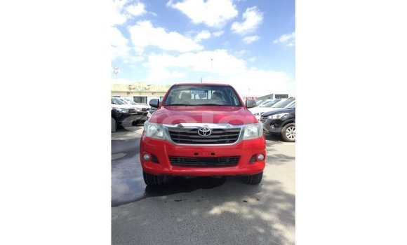 Comprar Importar Toyota Hilux Vermelho Carro em Import - Dubai em Bengo Province Comprar Importar Toyota Hilux Vermelho Carro em Import - Dubai em Bengo Province